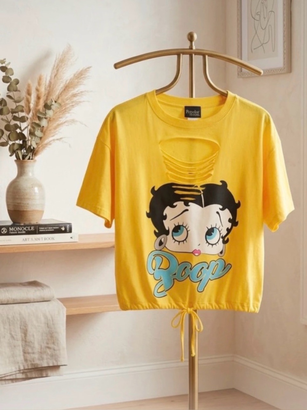Popular sport ' Yellow Betty Boop Graphic Tie-Hem Tee size L